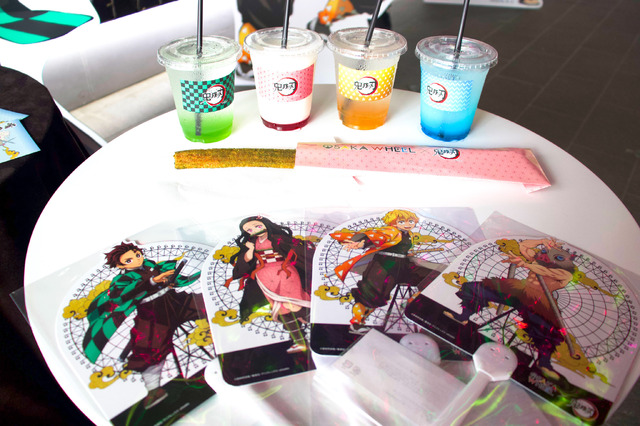 「鬼滅の刃」コラボメニュー＆うちわ（Ｃ）吾峠呼世晴／集英社・アニプレックス・ｕｆｏｔａｂｌｅ