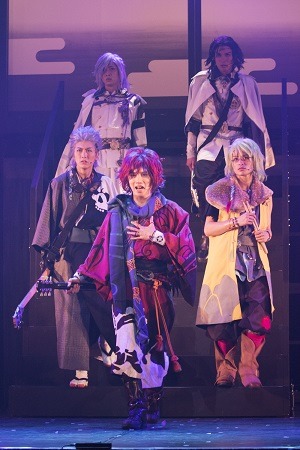 (C)2014 Marvelous Inc.／超歌劇『幕末Rock』製作委員会