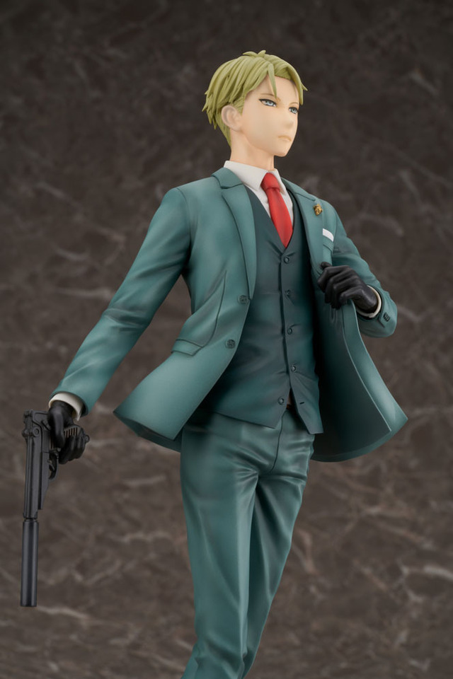 「ロイド・フォージャー 1/7スケールフィギュア」（C）遠藤達哉/集英社・SPY×FAMILY製作委員会