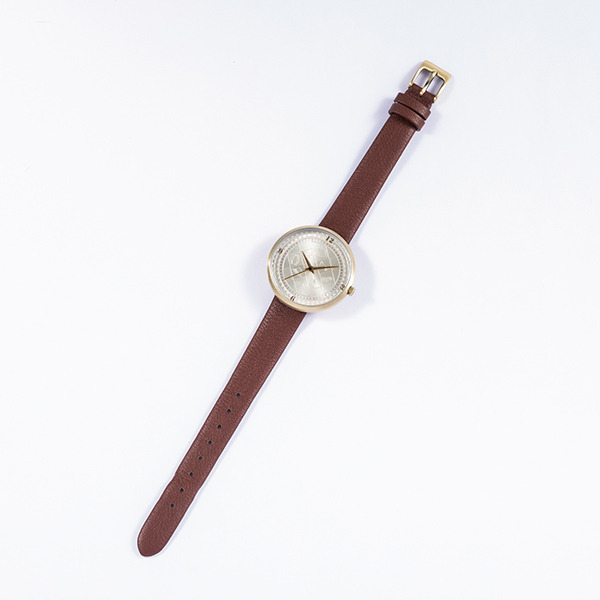 「フォージャー家 モデル 腕時計」（C）遠藤達哉／集英社・SPY×FAMILY製作委員会