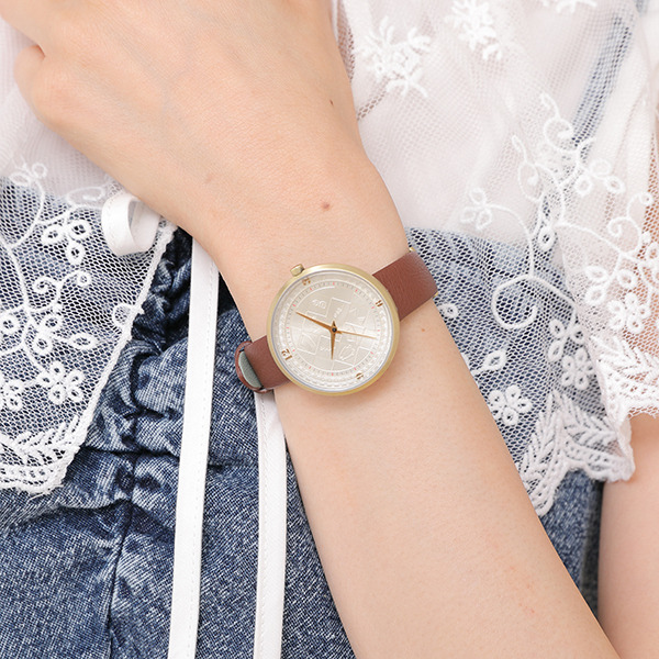 「フォージャー家 モデル 腕時計」（C）遠藤達哉／集英社・SPY×FAMILY製作委員会