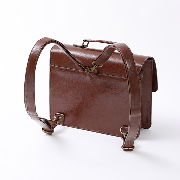 「フォージャー家 モデル 3wayサッチェルバッグ」（C）遠藤達哉／集英社・SPY×FAMILY製作委員会