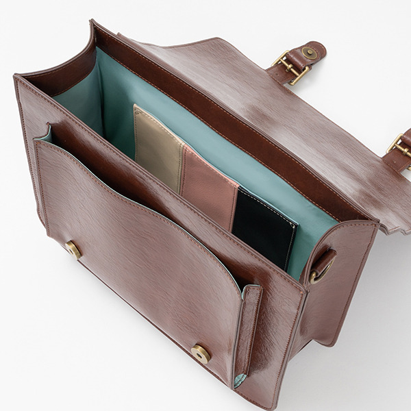 「フォージャー家 モデル 3wayサッチェルバッグ」（C）遠藤達哉／集英社・SPY×FAMILY製作委員会