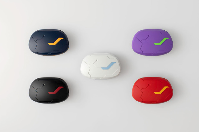 「EVA2020 × final 完全ワイヤレスイヤホン」（C）カラー