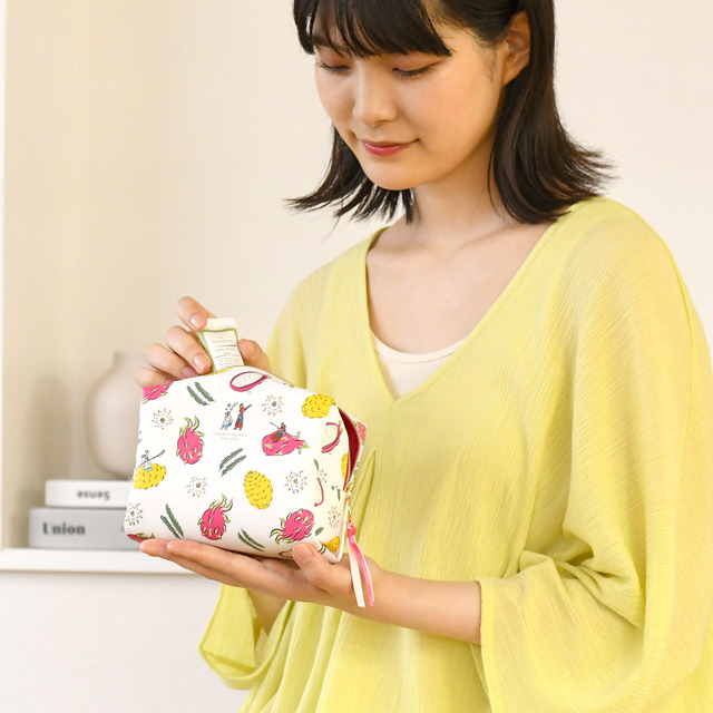 『刀剣乱舞-ONLINE-』×イラストレーター・鬼頭祈 コラボグッズ第8弾、「ボックスポーチ」（C）2015 EXNOA LLC/NITRO PLUS