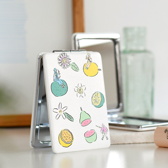 『刀剣乱舞-ONLINE-』×イラストレーター・鬼頭祈 コラボグッズ第8弾「コンパクトミラー」（C）2015 EXNOA LLC/NITRO PLUS