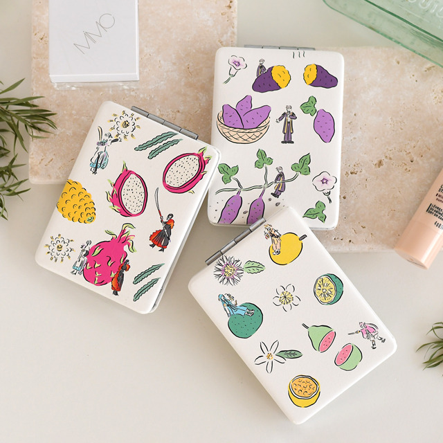 『刀剣乱舞-ONLINE-』×イラストレーター・鬼頭祈 コラボグッズ第8弾「コンパクトミラー」（C）2015 EXNOA LLC/NITRO PLUS