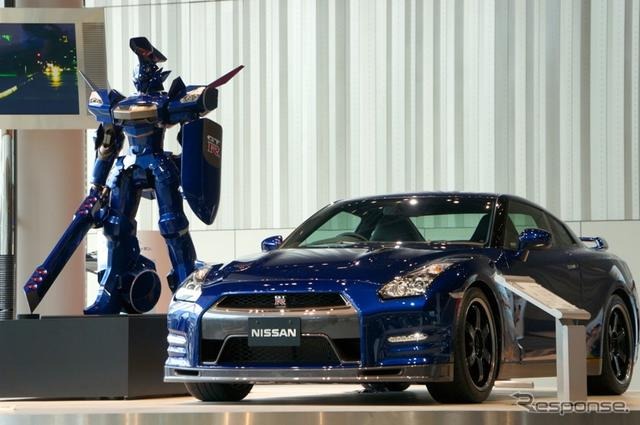 GT-R がロボットに変身…日産×ジャイロゼッター
