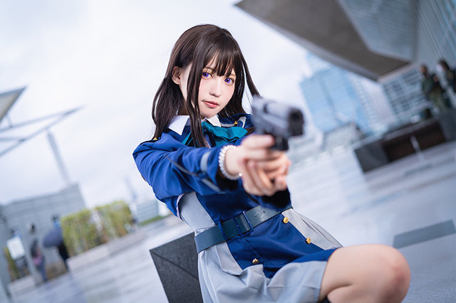 井上たきな『リコリス・リコイル』／モデル：猫田あしゅ、撮影：乃木章