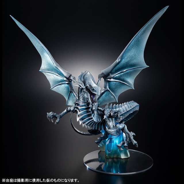 「ART WORKS MONSTERS 『遊☆戯☆王デュエルモンスターズ』 青眼の白龍 ～Holographic Edition～ フィギュア」22,000円（税込）（C）スタジオ・ダイス/集英社・テレビ東京・KONAMI