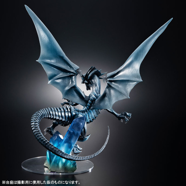 「ART WORKS MONSTERS 『遊☆戯☆王デュエルモンスターズ』 青眼の白龍 ～Holographic Edition～ フィギュア」22,000円（税込）（C）スタジオ・ダイス/集英社・テレビ東京・KONAMI
