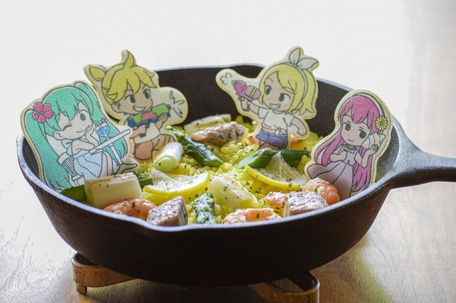 テラスレストラン ENAK「ミク・リン・レン・ルカと一緒にenjoy! 海の幸パエリア」2,000円