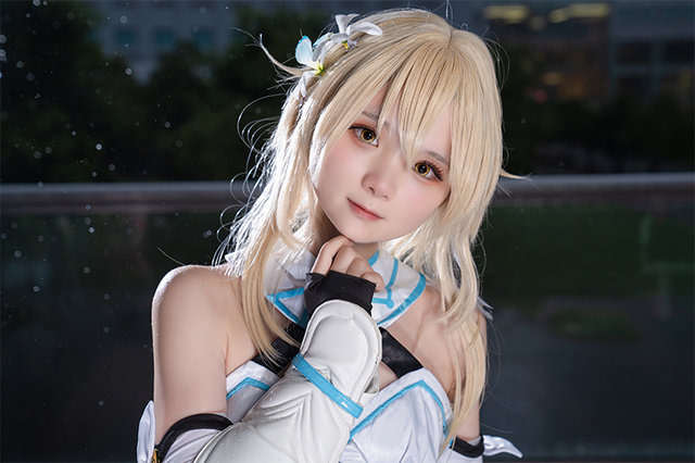 蛍『原神』／モデル：東雲うれは、撮影：tama