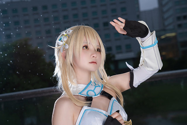 蛍『原神』／モデル：東雲うれは、撮影：tama