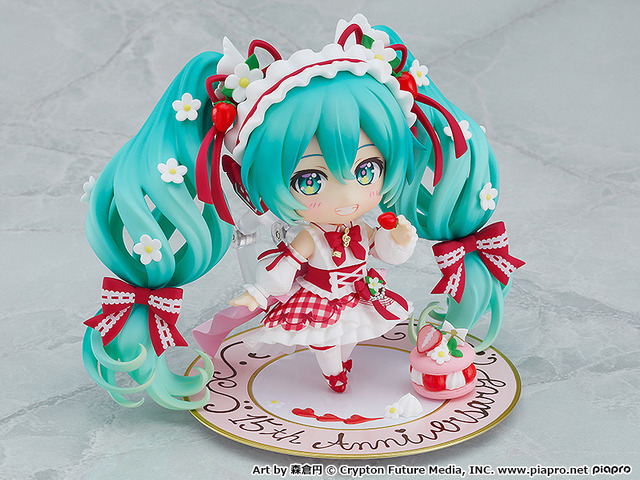 「ねんどろいど 初音ミク 15th Anniversary Ver.」9,400円（税込）Art by 森倉円（C）Crypton Future Media， INC. www.piapro.net