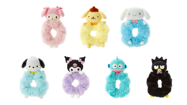 「サンリオキャラクターズ 保湿コスメ&おしゃれ雑貨」マスコットシュシュ（全 7 種） 各 1,100 円（C）’22 SANRIO 著作（株）サンリオ