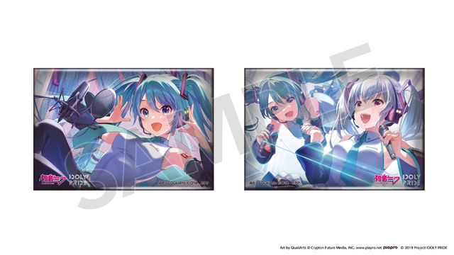 IDOLY PRIDE × 初音ミクコラボ ポップアップショップ「スクエア缶バッジセット　初音ミクコラボ（2種入り）」1,100円(税込)Art By QuallArts（C）Crypton Future Media,INC. www.piapro.net（C）2019 Project IDOLY PRIDE