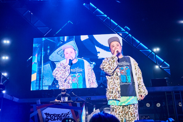 「ヒプノシスマイク -Division Rap Battle-8th LIVE 《CONNECT THE LINE》」ヨコハマ・ディビジョン“MAD TRIGGER CREW”公演DAY2オフィシャル写真 Photo by: 粂井健太（C）King Record Co., Ltd. All rights reserved.