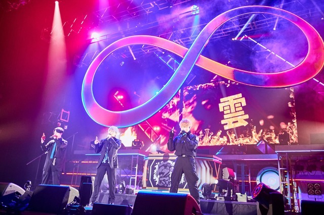 「ヒプノシスマイク -Division Rap Battle- 8th LIVE ≪CONNECT THE LINE≫」ヨコハマ・ディビジョン“MAD TRIGGER CREW”公演の様子（C）King Record Co., Ltd. All rights reserved.