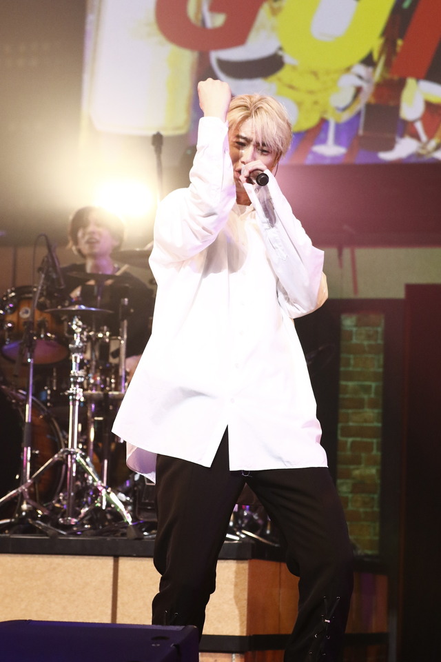 『Kiramune Presents Takuya Eguchi Live Tour 2022「朝まで呑みたい～EGUCHI屋～」』9/11(日)公演 ライブ写真（撮影：花井透）
