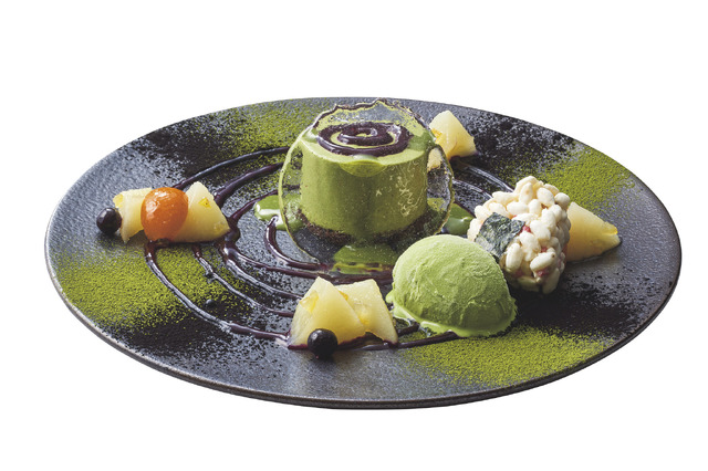 しゃけ！ツナマヨ！こんぶ！（抹茶のデザート 金柑添え）©芥見下々／集英社・呪術廻戦製作委員会