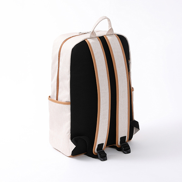 『夏目友人帳』バッグ 15,400円（税込）（C）緑川ゆき・白泉社／「夏目友人帳」製作委員会