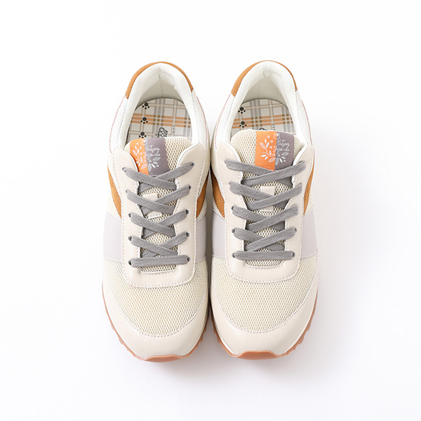 『夏目友人帳』スニーカー 14,300円（税込）（C）緑川ゆき・白泉社／「夏目友人帳」製作委員会