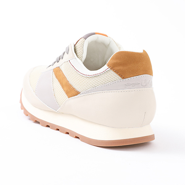 『夏目友人帳』スニーカー 14,300円（税込）（C）緑川ゆき・白泉社／「夏目友人帳」製作委員会