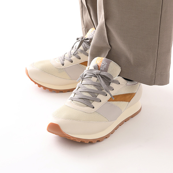 『夏目友人帳』スニーカー 14,300円（税込）（C）緑川ゆき・白泉社／「夏目友人帳」製作委員会