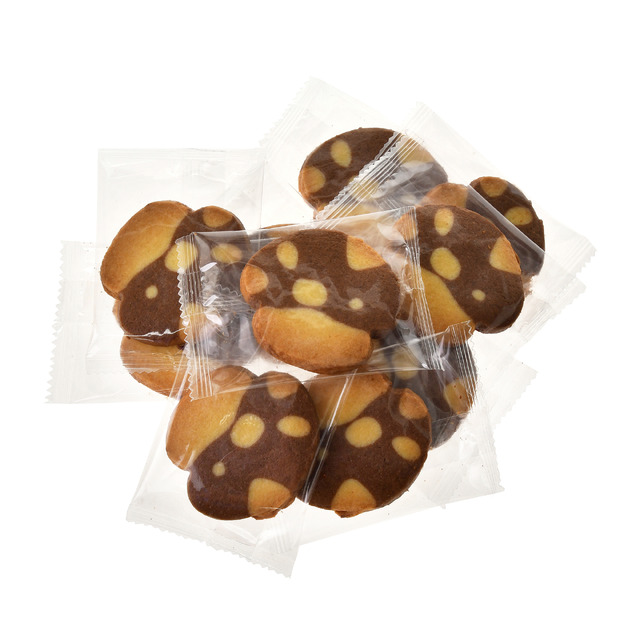 缶入りクッキー／1,512 円（C）Disney
