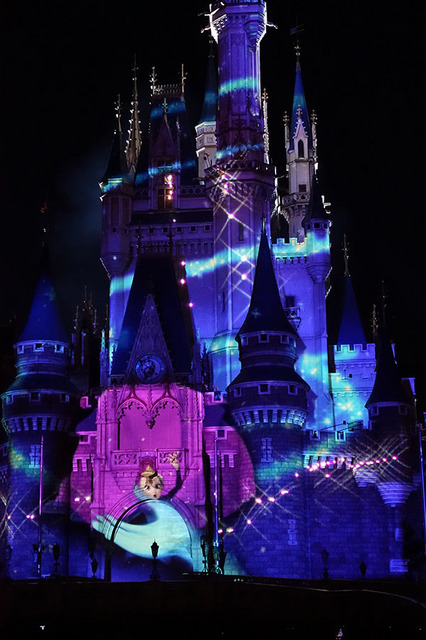 「Let It Go」を歌うエルサ／「ワンス・アポン・ア・タイム」の“スペシャルウィンターエディション”