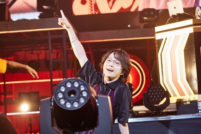 「ヒプノシスマイク -Division Rap Battle- 8th LIVE ≪CONNECT THE LINE≫」オオサカ・ディビジョン“どついたれ本舗”公演の様子（C）King Record Co., Ltd. All rights reserved.