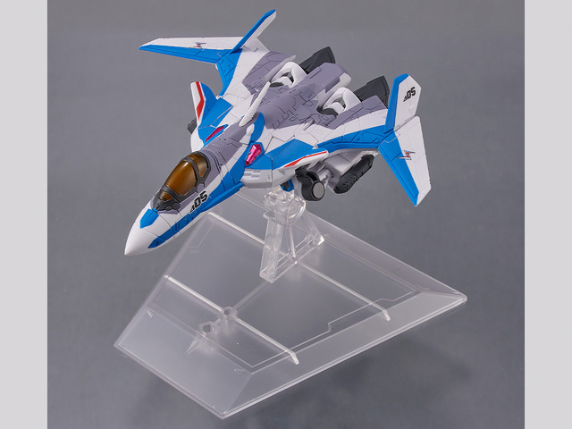 「VF-31J ジークフリード (ハヤテ・インメルマン機) with フレイア・ヴィオン」 4,950円（税10%込）（C)2015 BIGWEST
