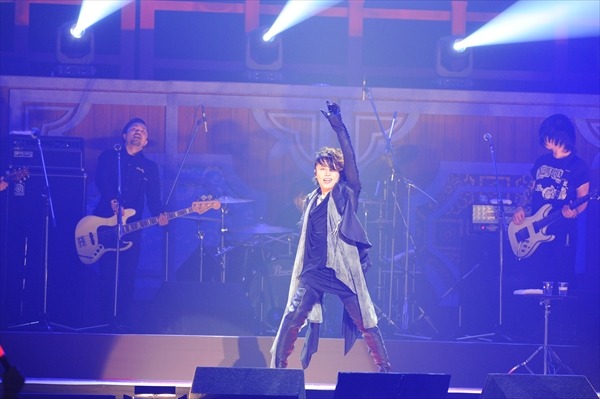 「戦国BASARA」”冬の陣”声優陣、舞台版キャスト登場、T.M.Revolution西川貴教が熱唱