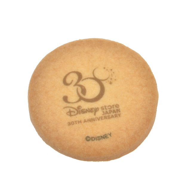 「ディズニーストア30周年記念グッズ」缶入りクッキー（C）Disney（C）Disney. Based on the “Winnie the Pooh” works by A.A. Milne and E.H. Shepard.