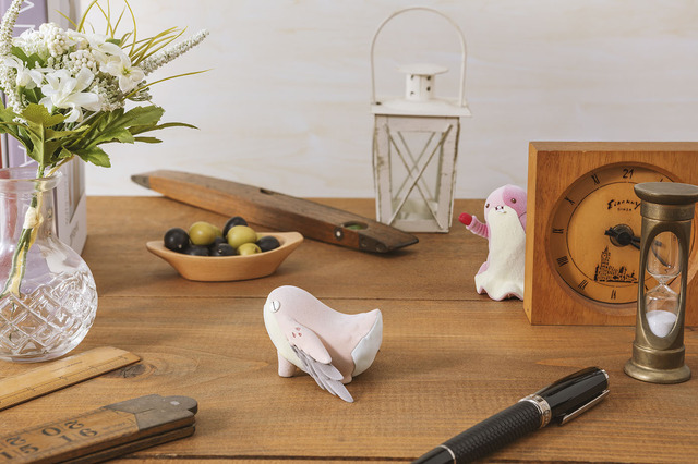 「『メイドインアビス 烈日の黄金郷』マアアさん＆メイニャ　ミニフロッキーフィギュア」（C）つくしあきひと・竹書房／メイドインアビス「烈日の黄金郷」製作委員会