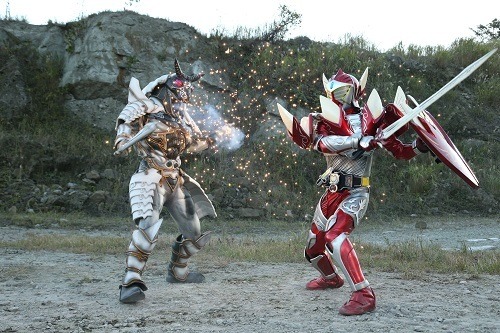 『鎧武／ガイム外伝　仮面ライダー斬月／仮面ライダーバロン』(C)2015石森プロ・テレビ朝日・ADK・バンダイ・東映ビデオ・東映 (C)石森プロ・テレビ朝日・ADK・東映