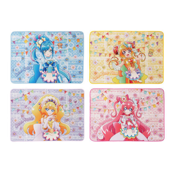 「デリシャスパーティプリキュア　光るブランケット」各3,850円（税込）（C）ABC-A・東映アニメーション