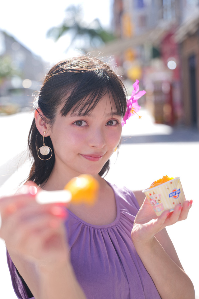 上坂すみれ2nd写真集「すみれのゆめ」(東京ニュース通信社刊)