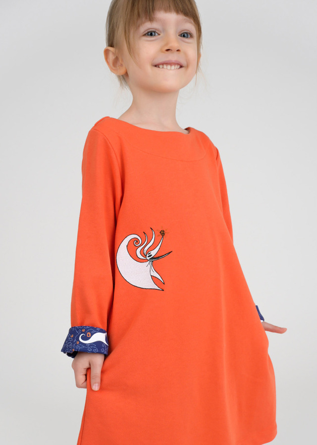 「『ナイトメアー・ビフォア・クリスマス』グラニフ オリジナルグラフィックアイテム」キッズワンピース「ゼロ」（C）Disney