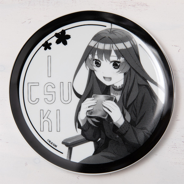 「映画 五等分の花嫁 描き下ろしプレート 中野五月 キャンプ ver.」（C）春場ねぎ・講談社／映画「五等分の花嫁」製作委員会