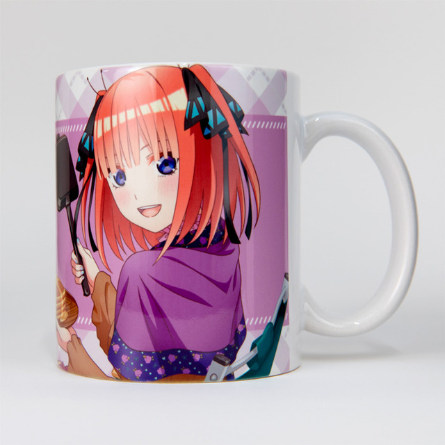 「映画 五等分の花嫁 描き下ろしマグカップ 中野二乃 キャンプ ver.」（C）春場ねぎ・講談社／映画「五等分の花嫁」製作委員