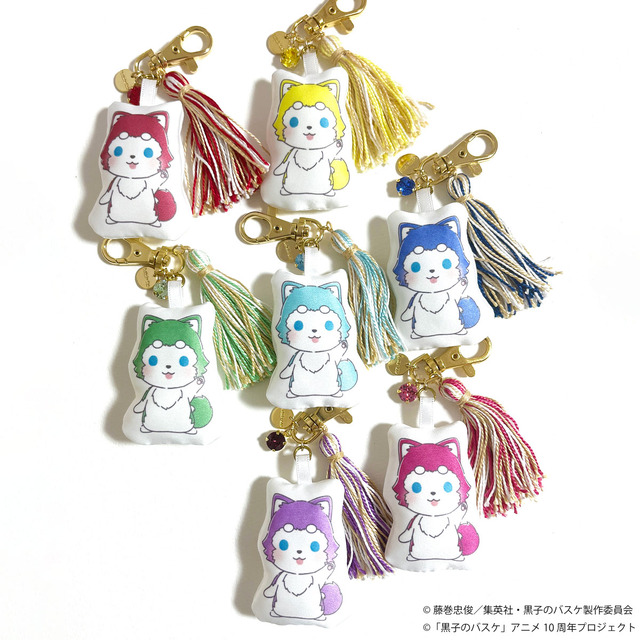 「黒子のバスケ×Loliiコラボ/おさんぽにごう」クッション＆タッセルチャーム（C）藤巻忠俊／集英社・黒子のバスケ製作委員会（C）「黒子のバスケ」アニメ10周年プロジェクト