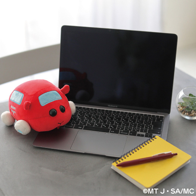 「PUI PUI モルカーもふもふ★うでまくら ポストモルカー」2,420円（税込）（C）MT J・SA/MC