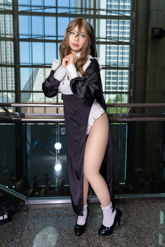 修道女／fishie FISH（cheanfish）、撮影：乃木章