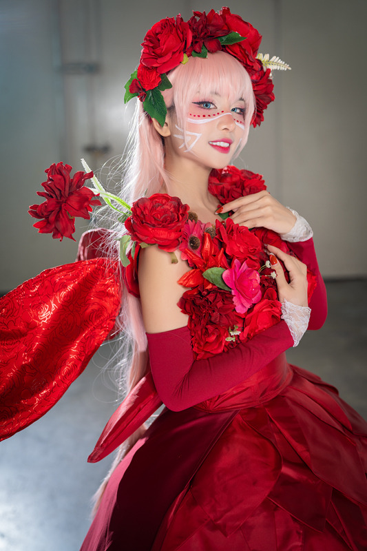 ベル『竜とそばかすの姫』／Caress（Twitter：@charechii）、撮影：乃木章