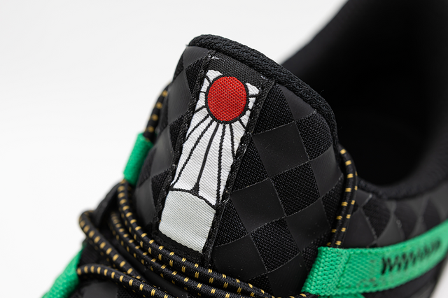 「鬼滅の刃 コラボシューズ produced by 瞬足 第3弾」「竈門炭治郎 2023ver.」モデル（C）吾峠呼世晴／集英社・アニプレックス・ufotable