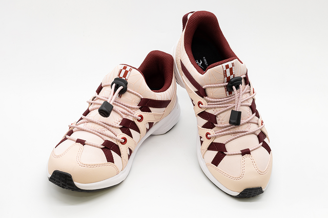 「鬼滅の刃 コラボシューズ produced by 瞬足 第3弾」「竈門禰󠄀豆子 2023ver.」モデル（C）吾峠呼世晴／集英社・アニプレックス・ufotable