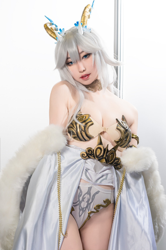 ヴェイベ【VShojo】／Riiyuukii（Instagram：riiyuukii_cos）、撮影：乃木章