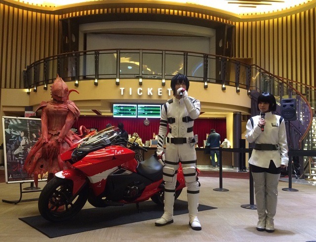 (C) TSUTOMU NIHEI・KODANSHA/KOS PRODUCTION COMMITTEE.